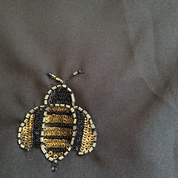Beaded bee pattern dressy top - Picture 3 of 4